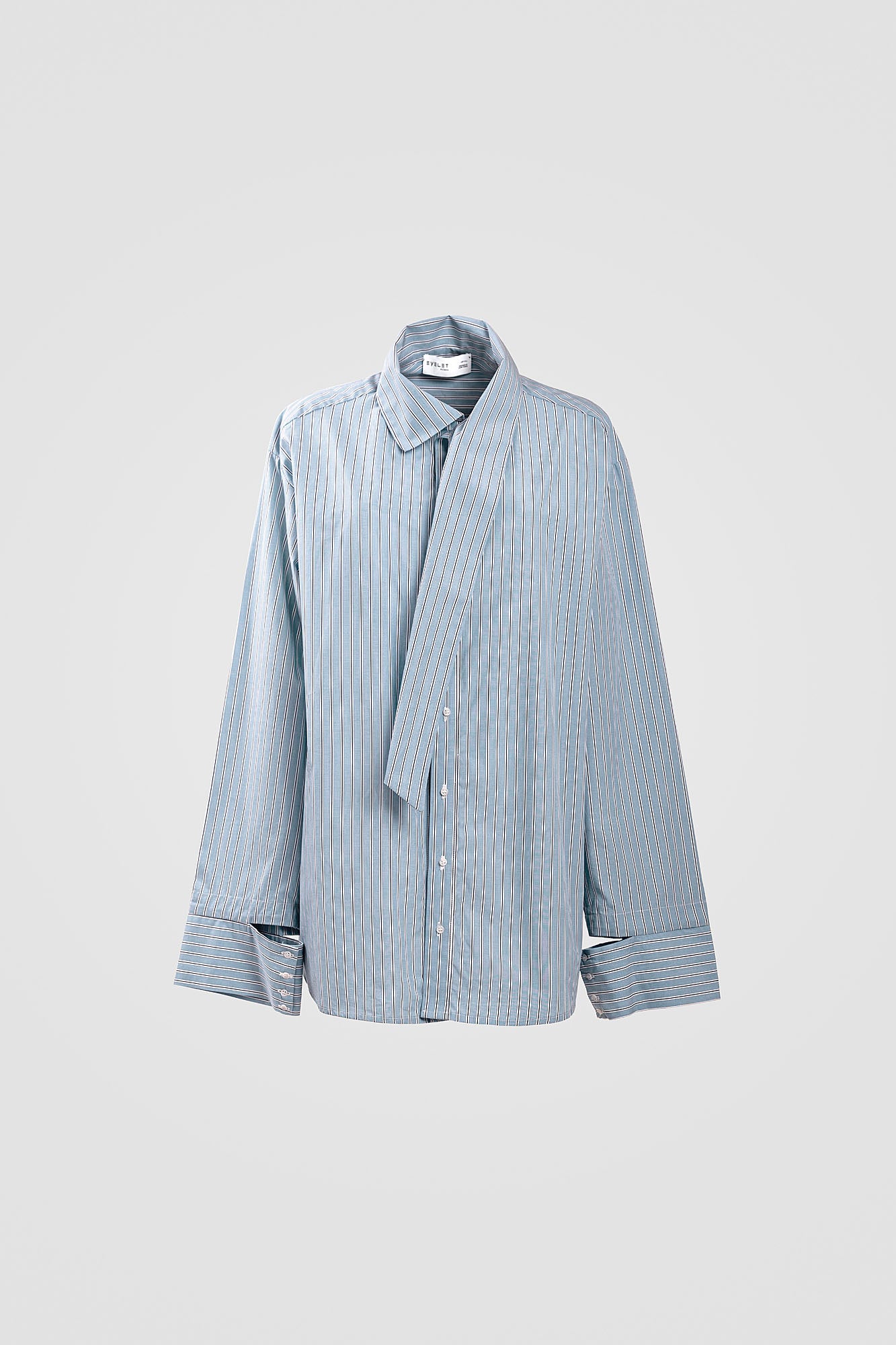 Camicia con collo asimmetrico