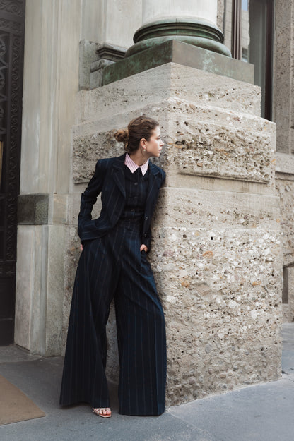 Pantalone a palazzo in lana blu gessato
