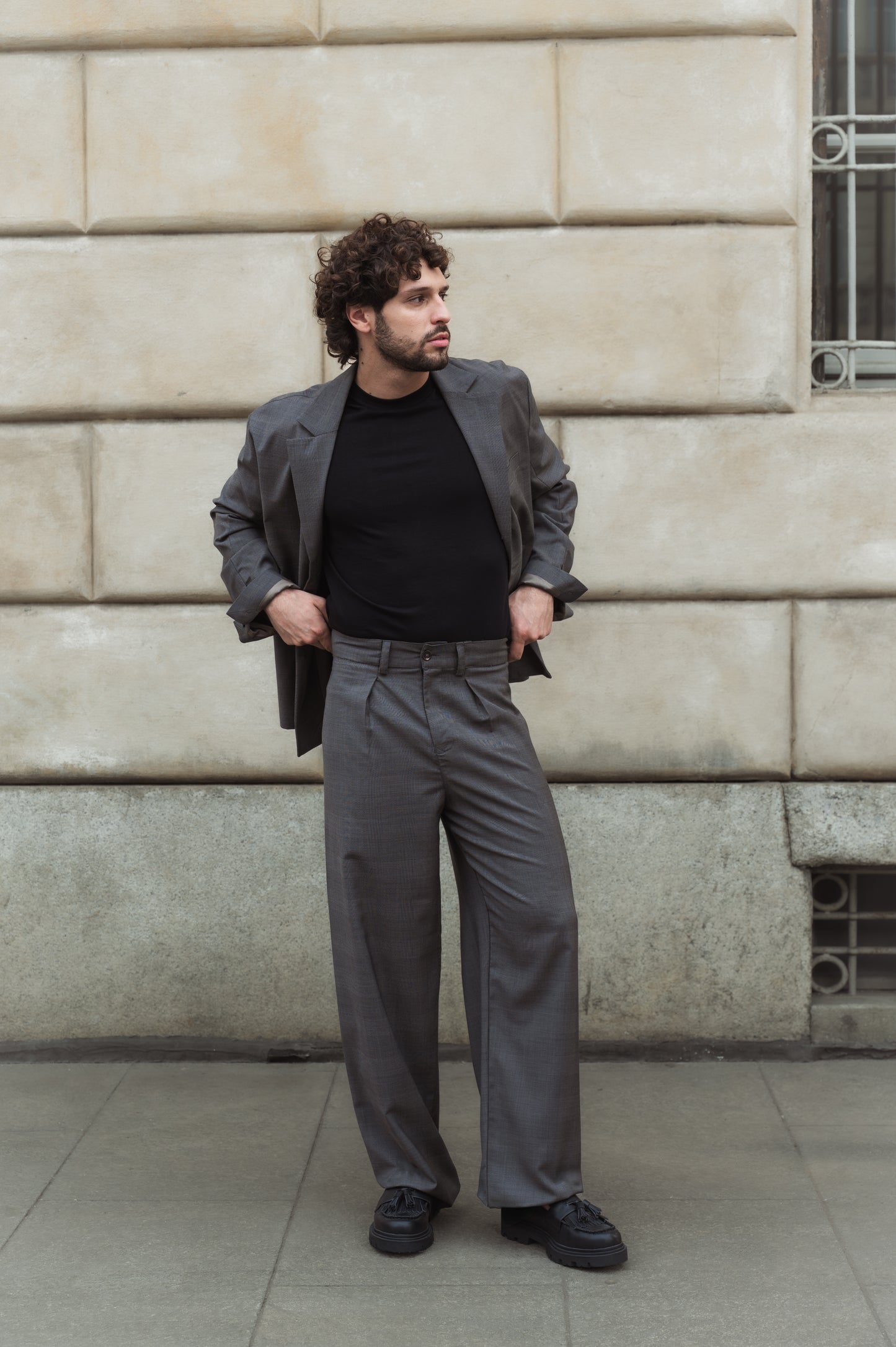 Pantalone con pinces in lana Principe di Galles marrone