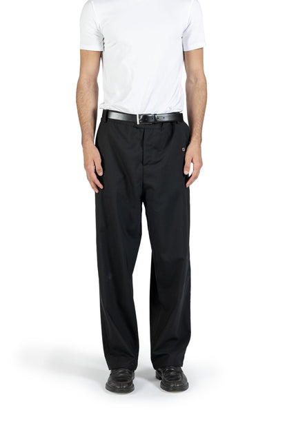 Pantalone con dettaglio bottone