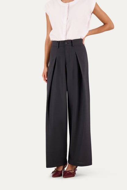 Wool trousers with front pleats in grey