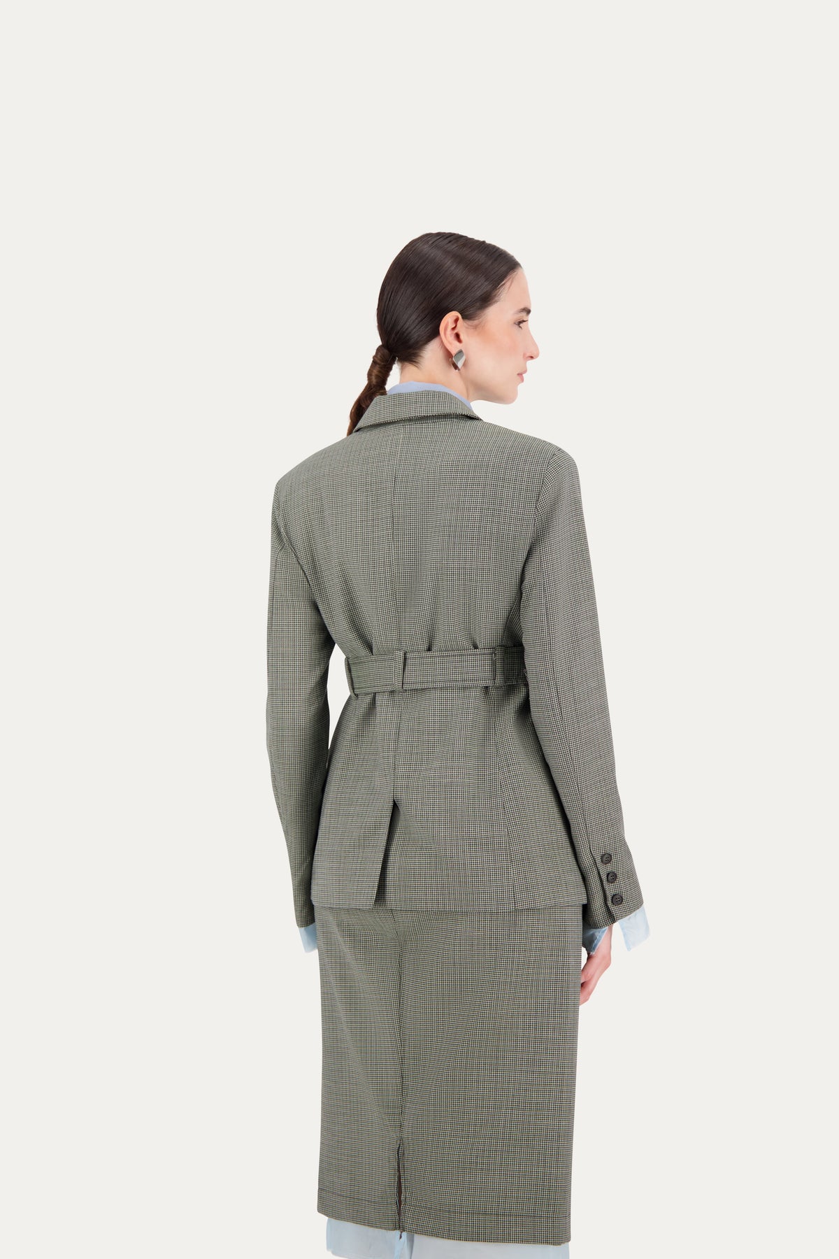 Blazer con cintura in lana trama verde e nera con fodera a vista su manica