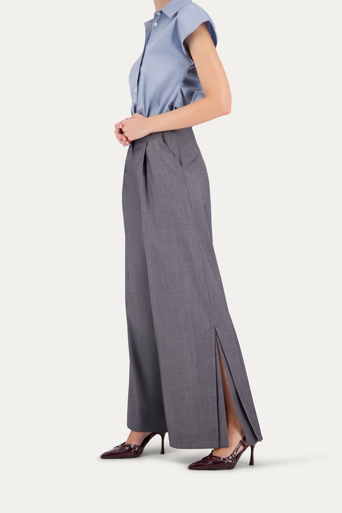 Pantalone sartoriale wide leg in lana grigia effetto jeans con spacco laterale