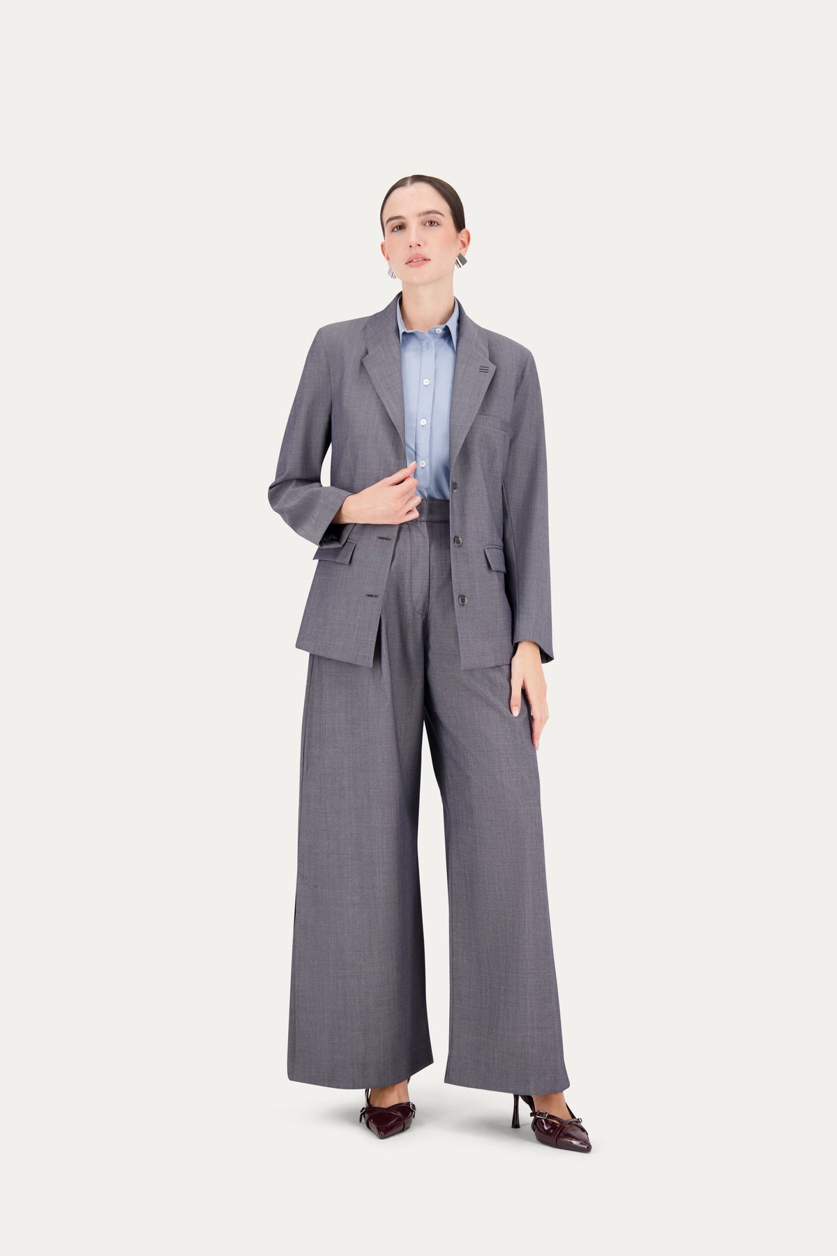 Pantalone sartoriale wide leg in lana grigia effetto jeans con spacco laterale