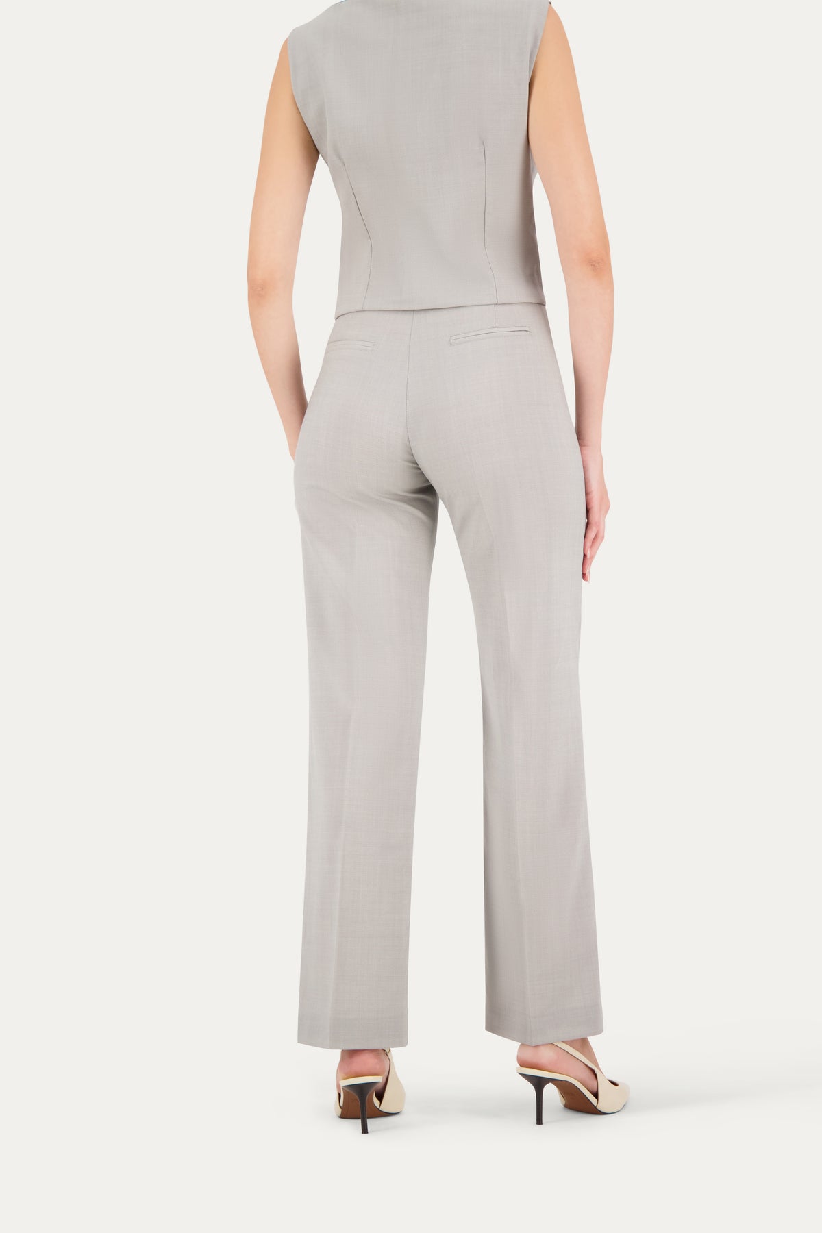 Straight-leg wool trousers with pressed crease in light grey
