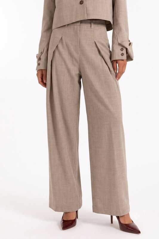 Wool trousers with front pleats in pink
