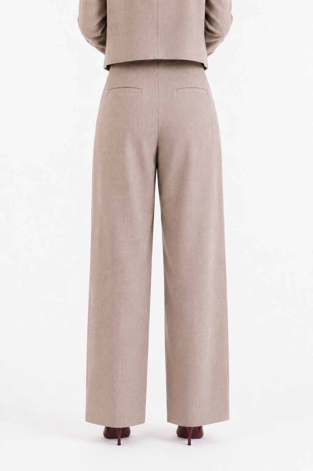 Wool trousers with front pleats in pink